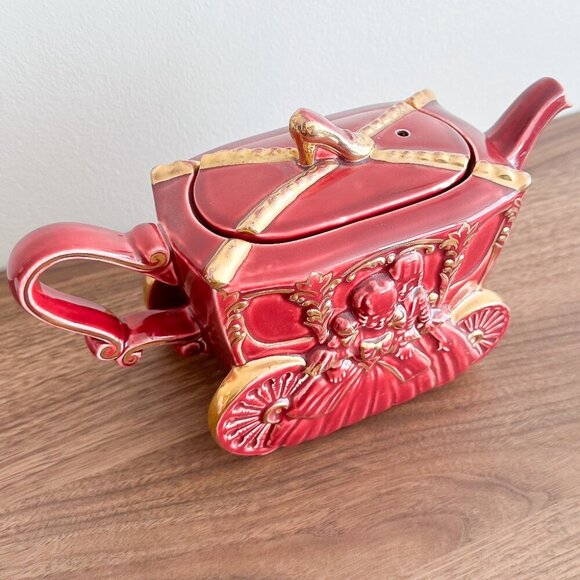 Cinderella Carriage Teapot with Gold Gilding, Ellgreave Pottery Co, 1941-1952 - Picture 7 of 10